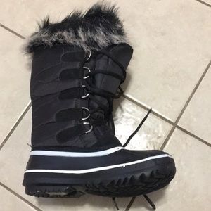 Winter boots (like Sorels)